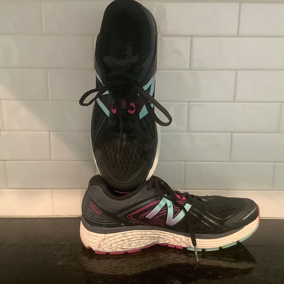 860v8 Black/Poisonberry Shoes ASYM Counter Size 9 - Picture 1 of 12